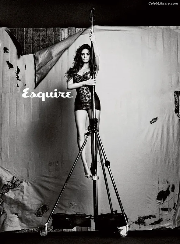 Penelope Cruz photo 17 of 337