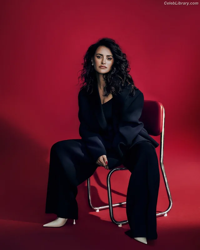 Penelope Cruz photo 1 of 337