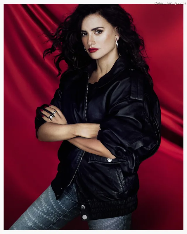 Penelope Cruz photo 4 of 337