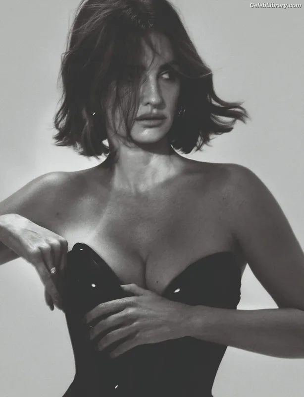 Penelope Cruz photo 17 of 337