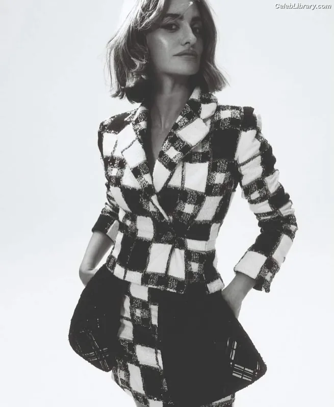Penelope Cruz photo 3 of 337