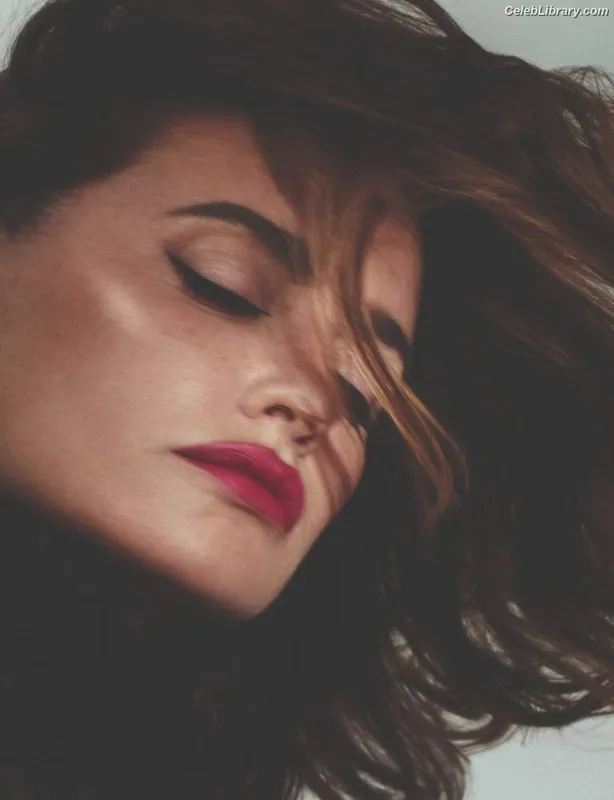 Penelope Cruz photo 6 of 337