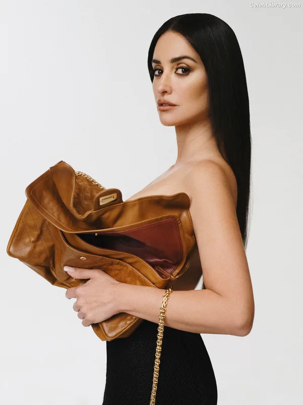 Penelope Cruz photo 8 of 337