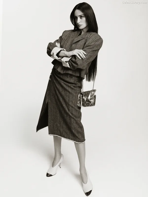 Penelope Cruz photo 11 of 337