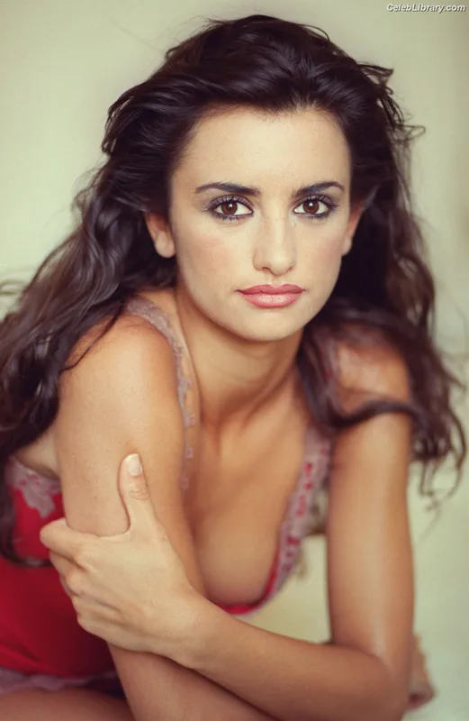Penelope Cruz photo 5 of 337