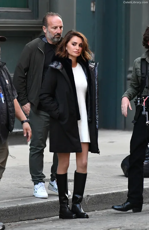 Penelope Cruz photo 17 of 337