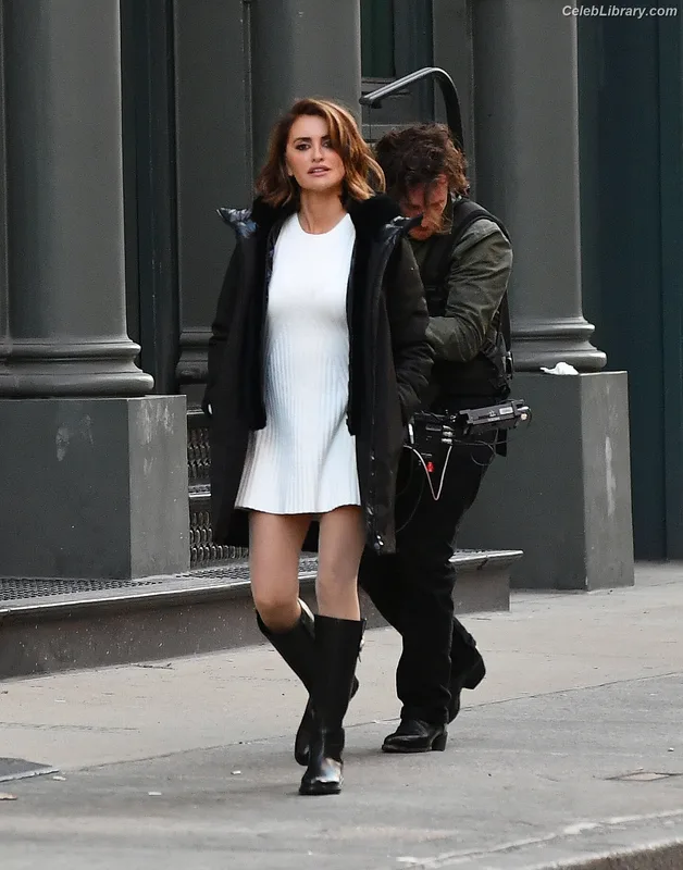 Penelope Cruz photo 1 of 337