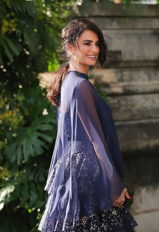 Penelope Cruz photo 8 of 337