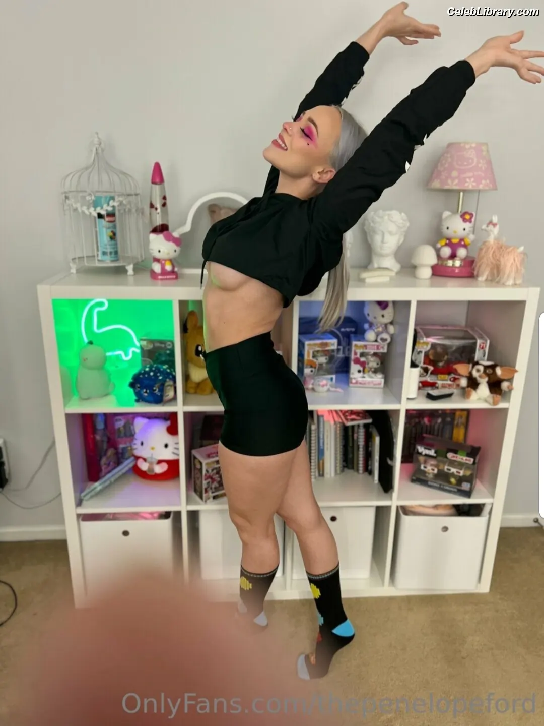 Penelope Ford photo 10 of 214