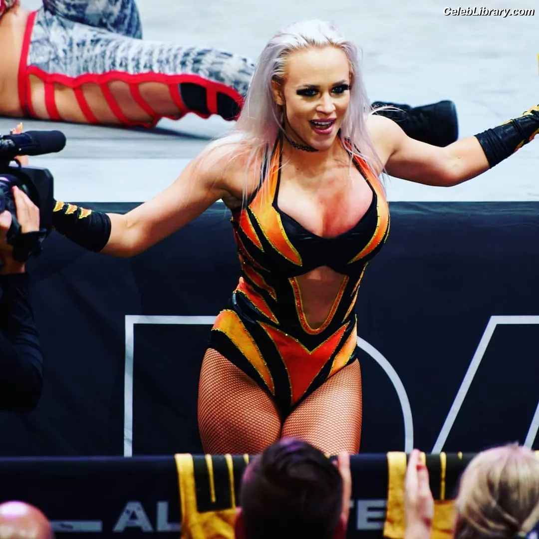 Penelope Ford photo 2 of 214