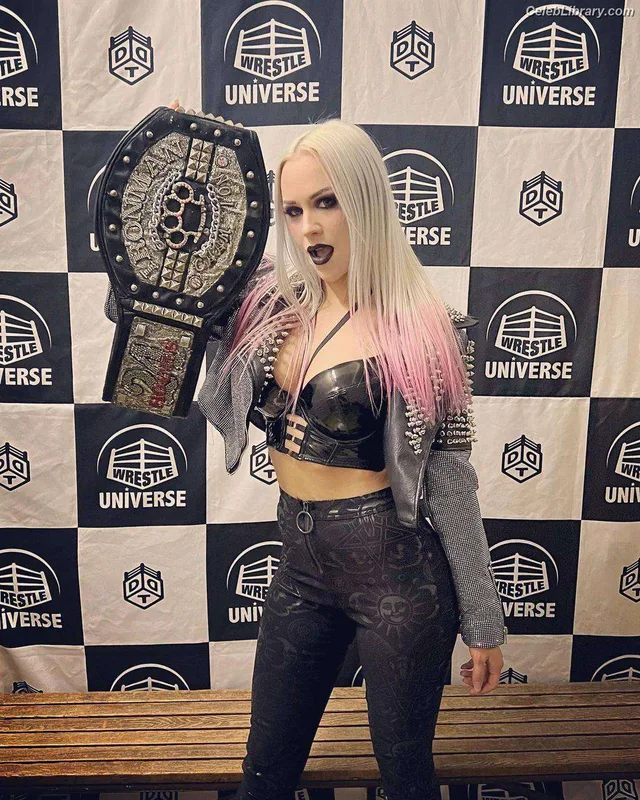 Penelope Ford photo 6 of 215