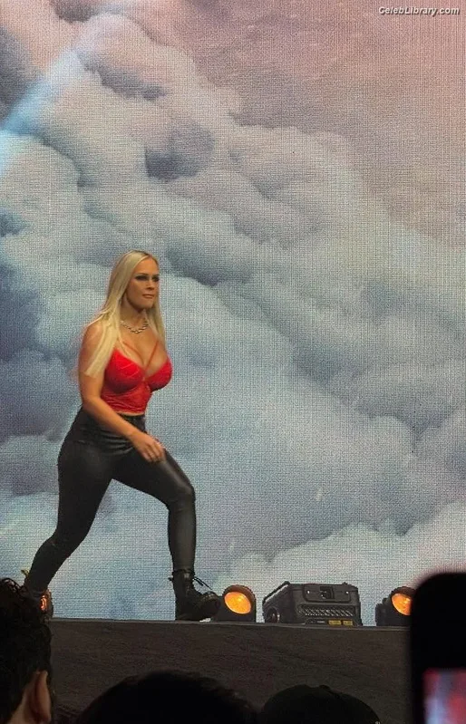 Penelope Ford photo 8 of 215