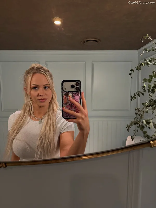 Penelope Ford photo 18 of 215