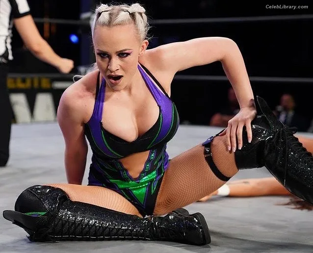 Penelope Ford photo 6 of 215