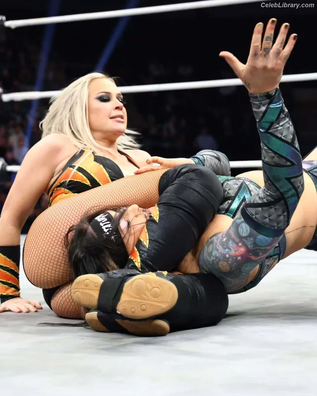 Penelope Ford photo 9 of 215