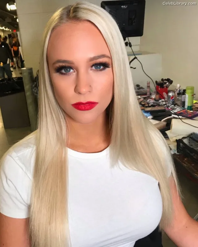 Penelope Ford photo 12 of 215