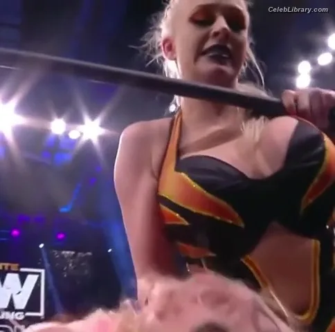 Penelope Ford photo 1 of 215
