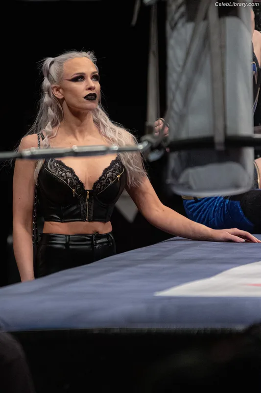 Penelope Ford photo 8 of 215