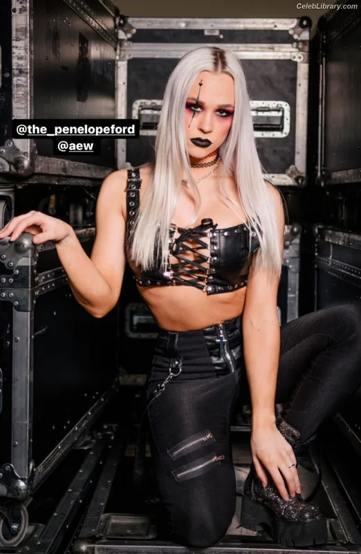 Penelope Ford photo 19 of 215