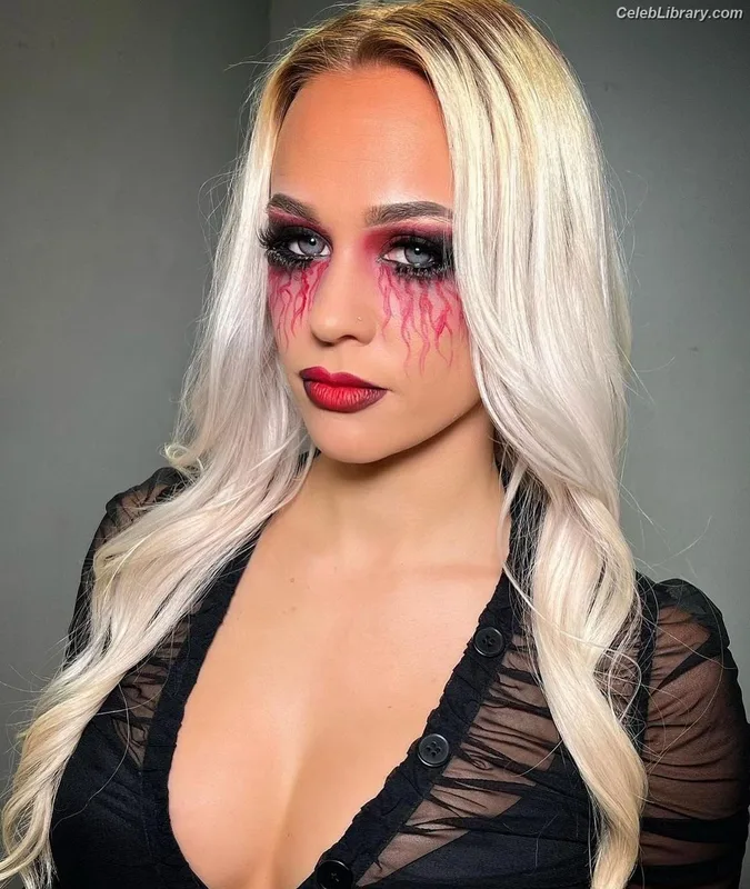 Penelope Ford photo 1 of 215
