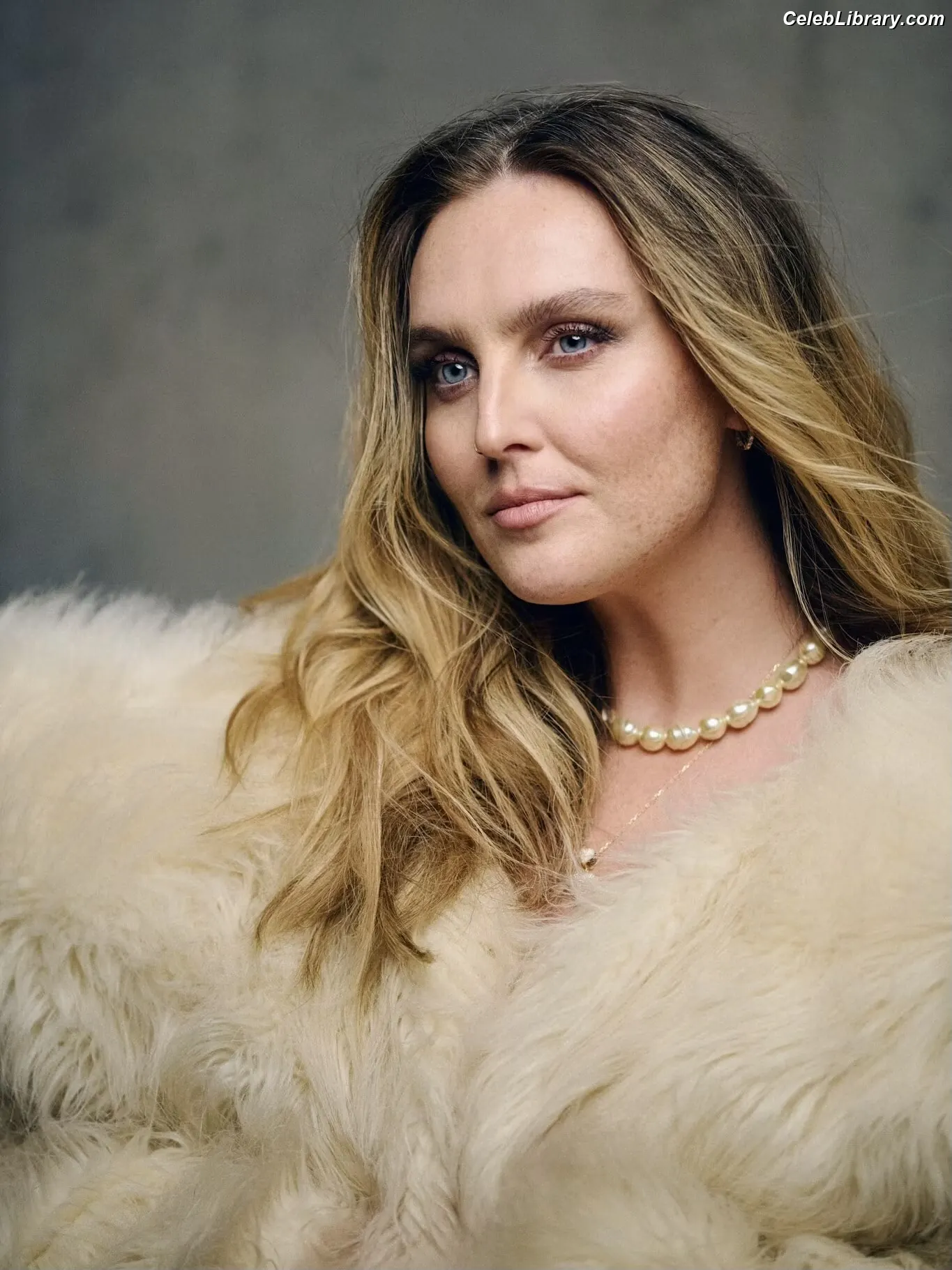 Perrie Edwards photo 7 of 321
