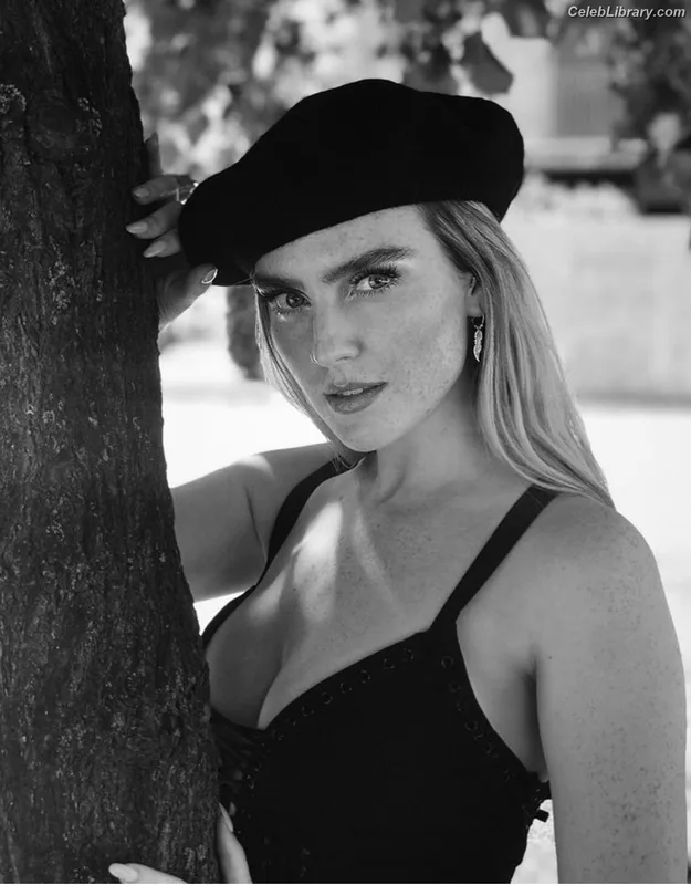 Perrie Edwards photo 20 of 322