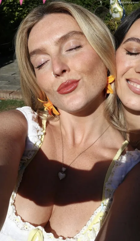Perrie Edwards photo 10 of 322