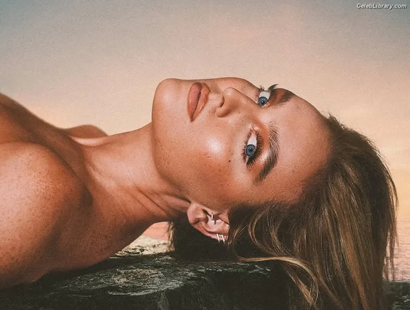 Perrie Edwards photo 15 of 322