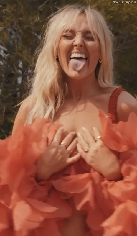 Perrie Edwards photo 11 of 322