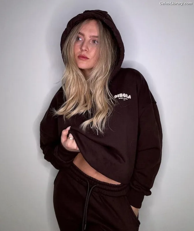 Perrie Edwards photo 10 of 322
