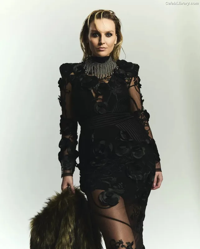 Perrie Edwards photo 23 of 322