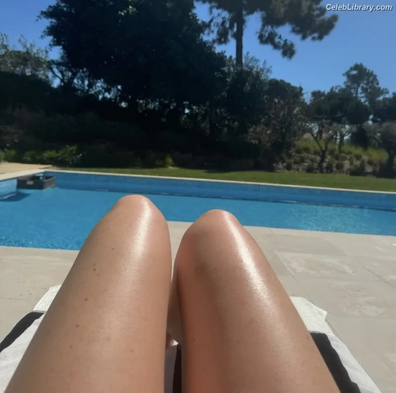 Perrie Edwards photo 14 of 322