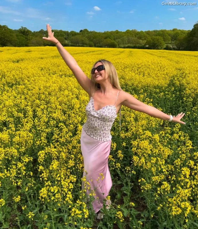 Perrie Edwards photo 24 of 322