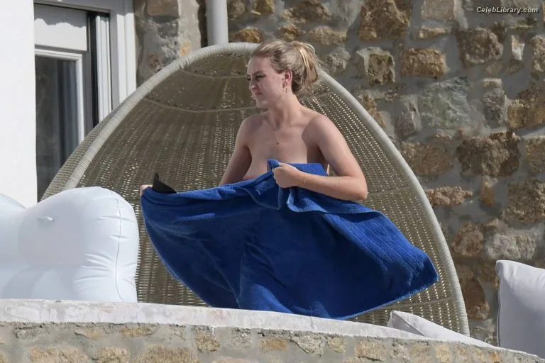 Perrie Edwards photo 12 of 322