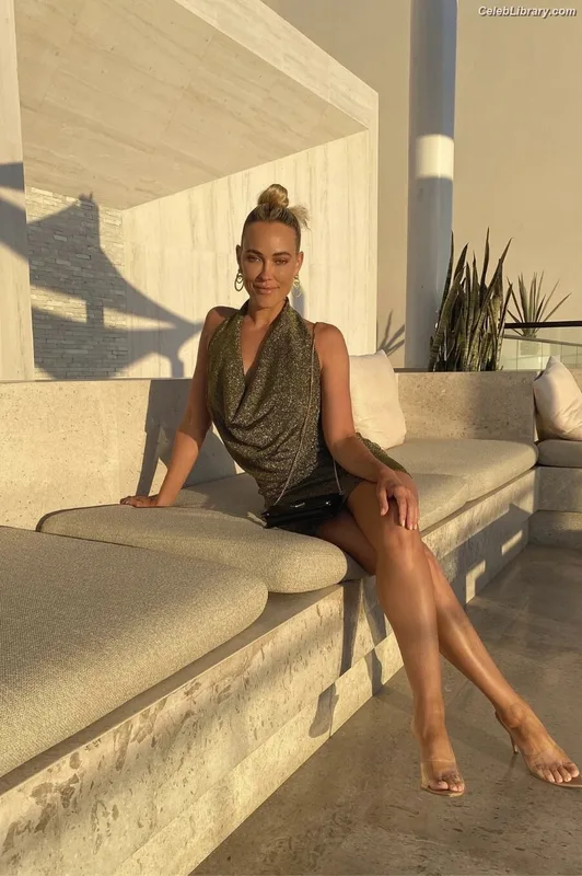 Peta Murgatroyd photo 8 of 10