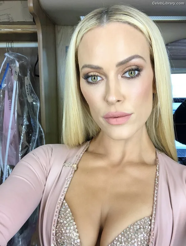 Peta Murgatroyd photo 9 of 10