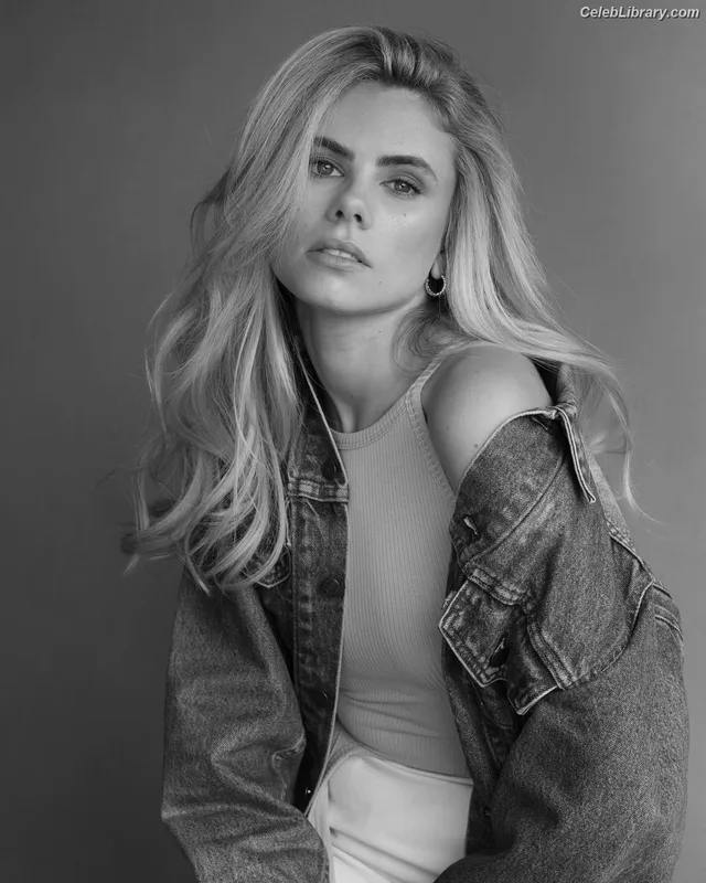 Peyton Cole photo 10 of 225