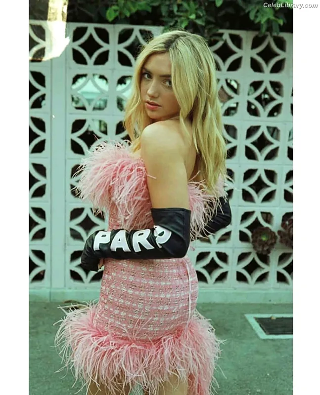 Peyton List photo 8 of 1015