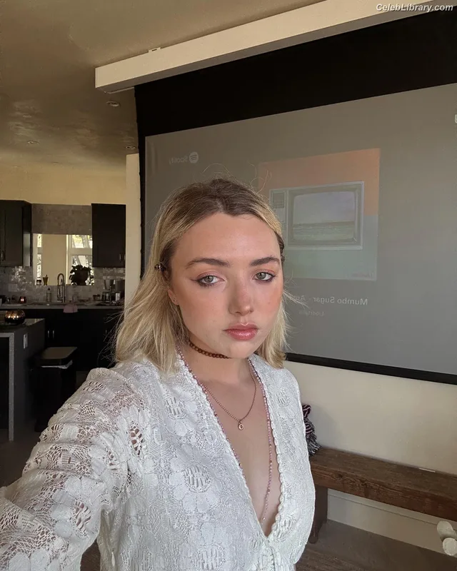 Peyton List photo 22 of 1015