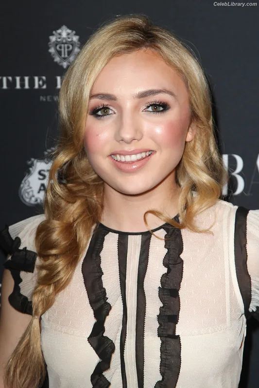 Peyton List photo 8 of 1015