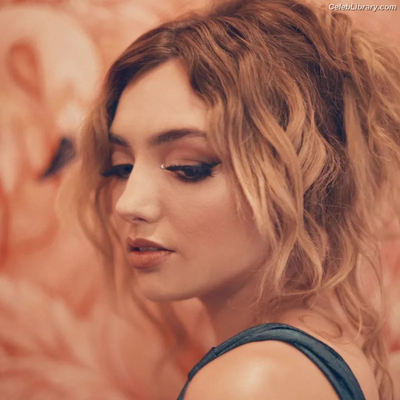 Peyton List photo 10 of 1015