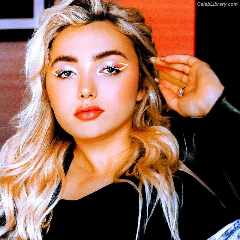 Peyton List photo 4 of 1015