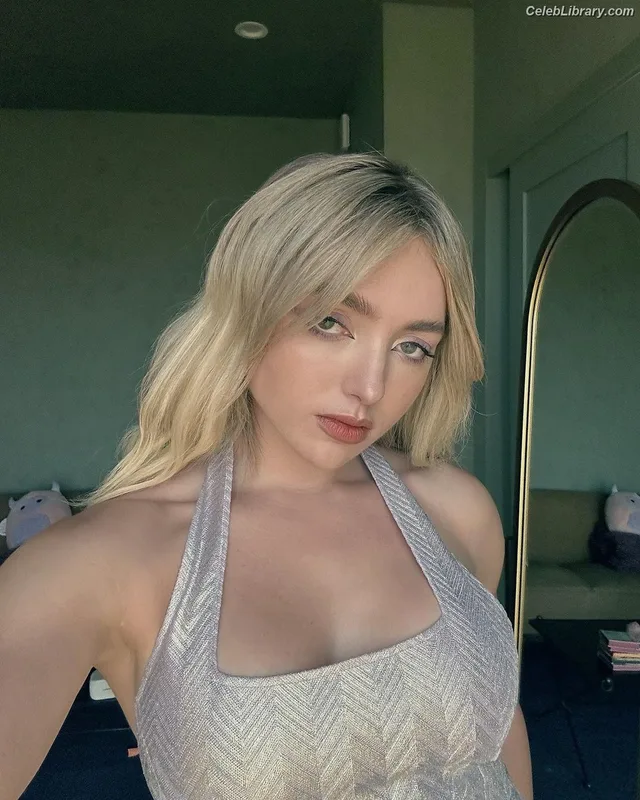 Peyton List photo 9 of 1015