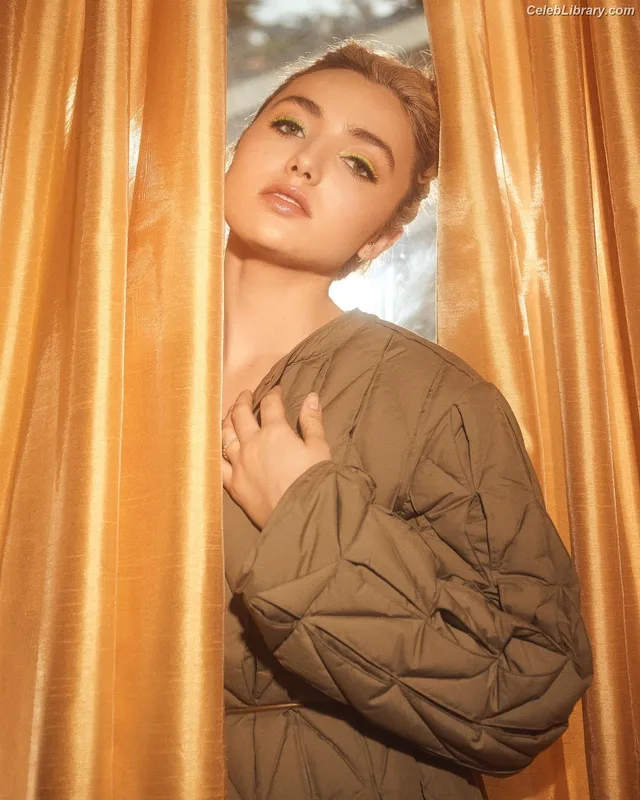 Peyton List photo 9 of 1015
