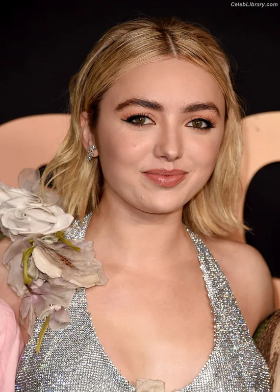 Peyton List photo 10 of 1015