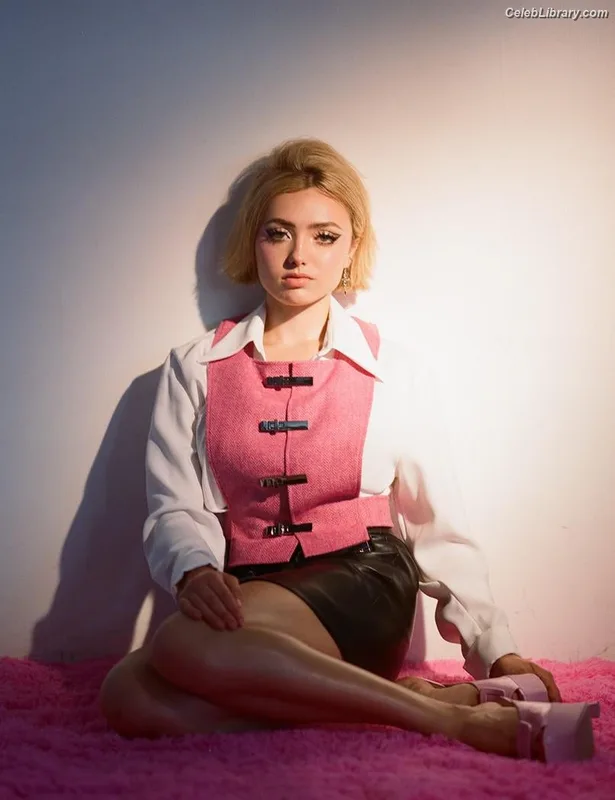 Peyton List photo 11 of 1015
