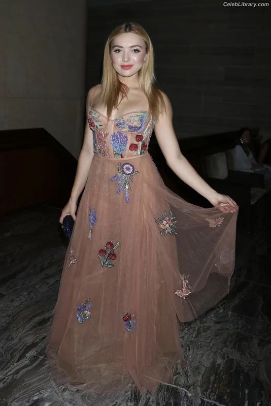 Peyton List photo 16 of 1015