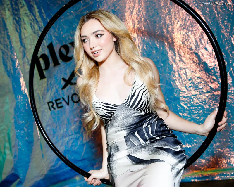 Peyton List photo 19 of 1015
