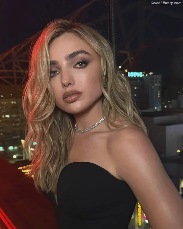 Peyton List photo 20 of 1015