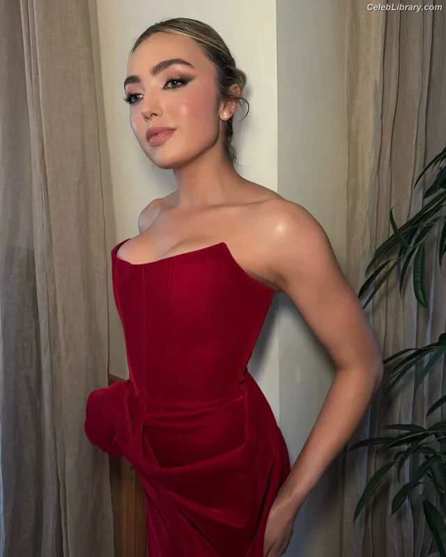 Peyton List photo 6 of 1015